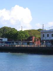 Lahaina Banyan Court