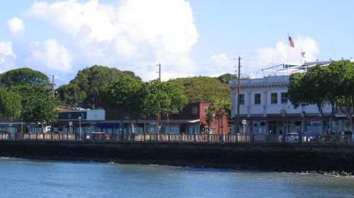 Lahaina Banyan Court