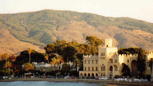 Eleftherias Central Square