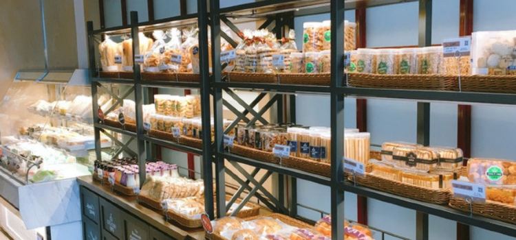 金萝莎(战备桥店)