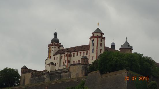 馬林貝格要塞是德國維爾茨堡美因河畔的一座城堡，位於美因河西岸