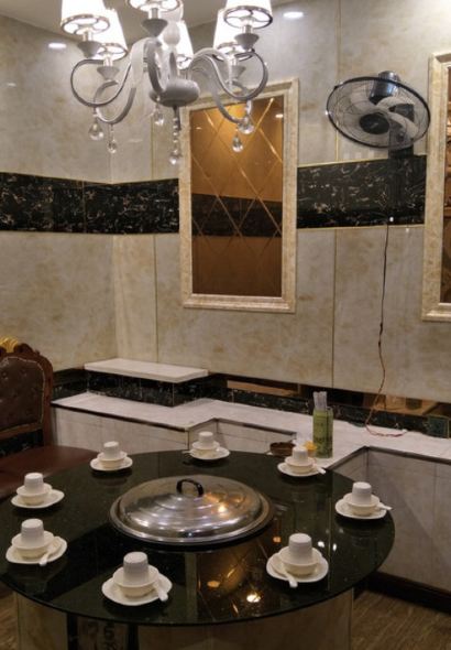 粘豆包铁锅炖(温泉街店)