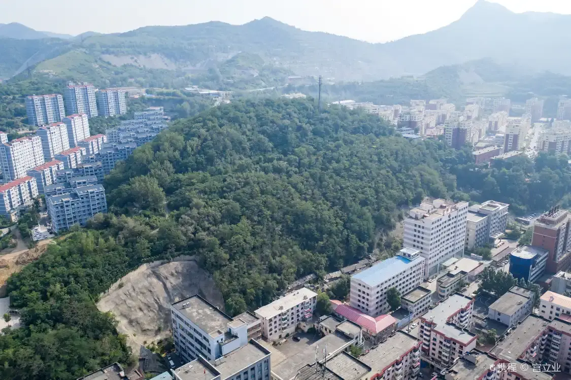 Hotels near Chengzhong Mountain Park