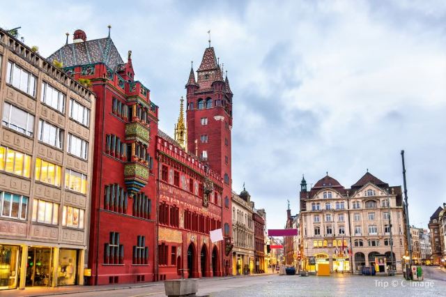 10 Fabulous Swiss Town to Visit Instead of Davos