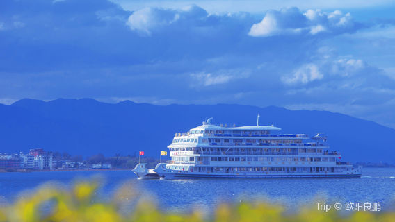 Erhai Lake Cruise
