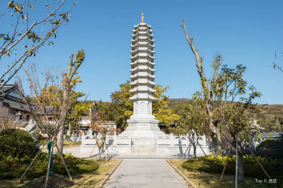 Longchang Temple