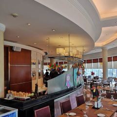 LAKE-VIEW REVOLVING RESTAURANT 여행 사진