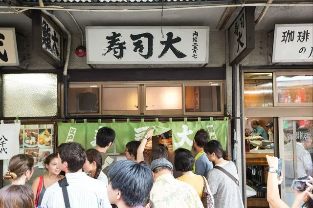 A Guide to Tokyo's Ginza and the Tsukiji Outer Market