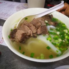 Sister Wah 여행 사진