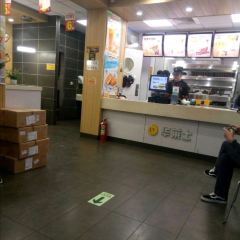 华莱士·全鸡汉堡(瓯北双塔2店) User Photo