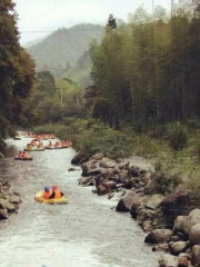 熱水寨溫泉漂流度假山莊