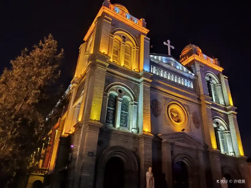 바오딩 카톨릭 교회 주변 호텔