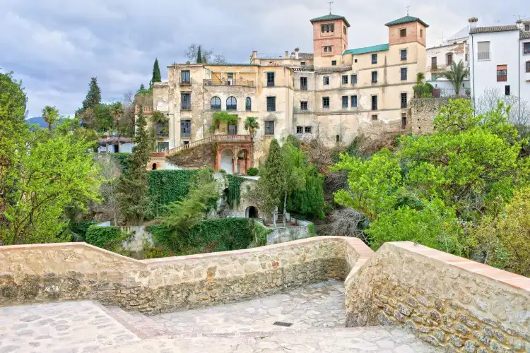 Hotel dekat Casa del Rey Moro