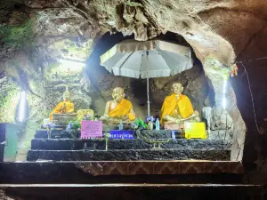 Wat Tham Chiang Dao