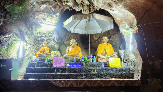 Wat Tham Chiang Dao