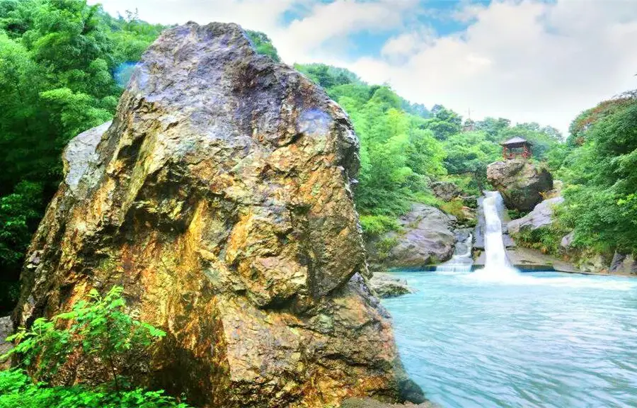 Liuyang Fenghuangxia Sceneic Area