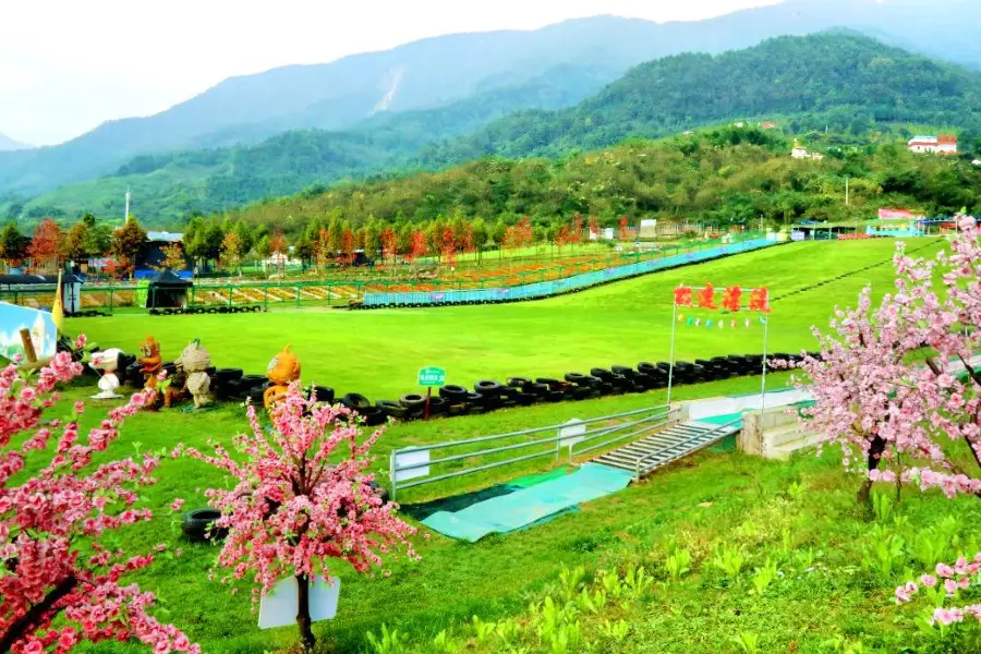 Sichuan Mianzhu Jiulong Skiing Field