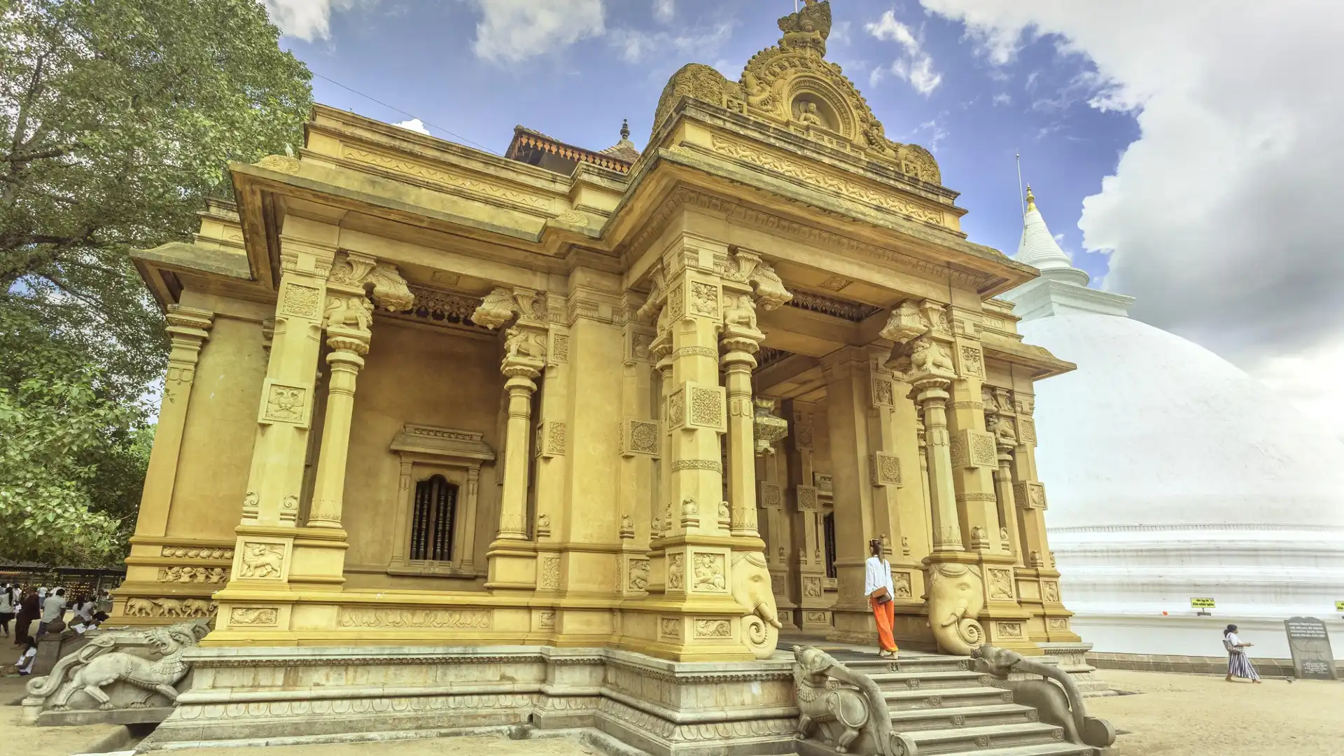 Hotels near Kelaniya Raja Maha Viharaya