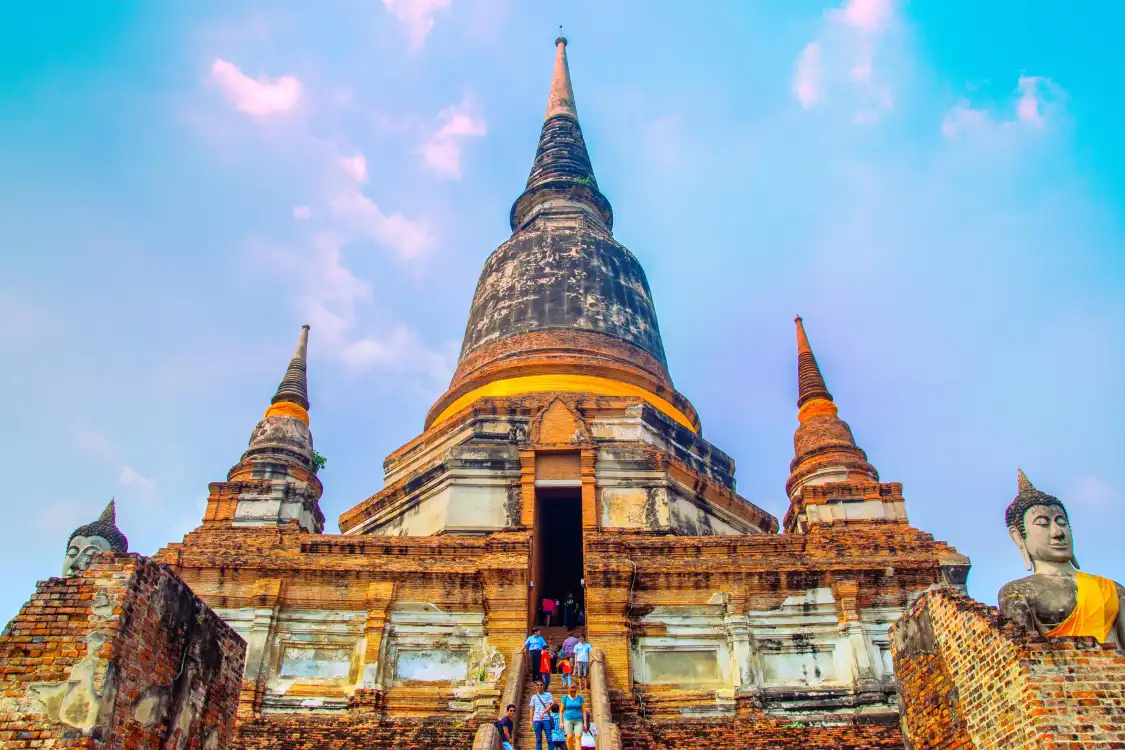 Hotels near Wat Phanan Choeng Worawihan