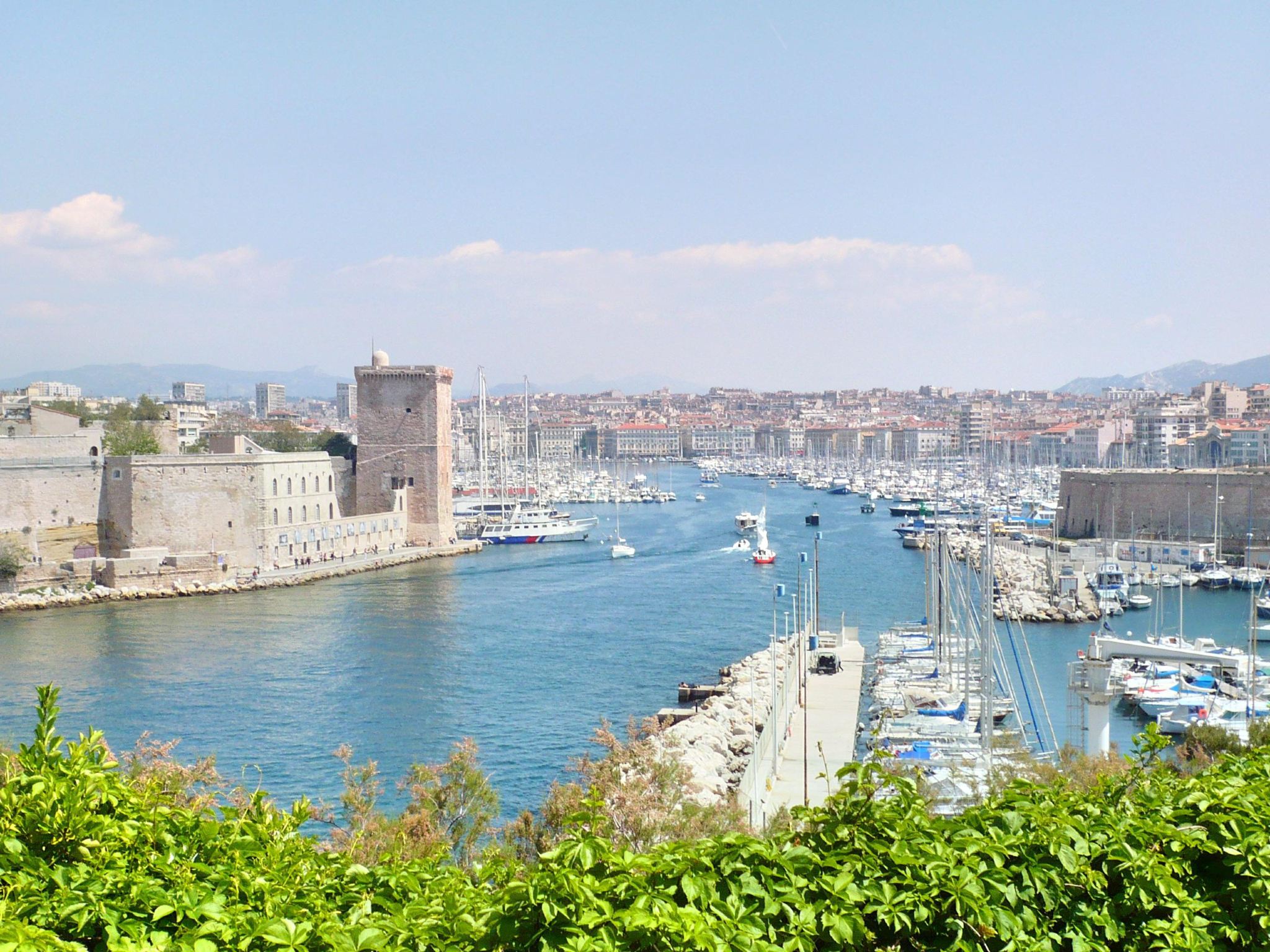1-day tour of Old Port of Marseille + Château d'If + Basilica of Notre-Dame-of-la-Garde at Marseille [Private Charter Service | Chinese-English Speaking Driver Guide]