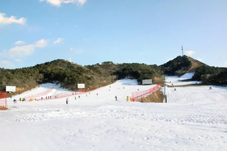 Yunfo Ski Resort