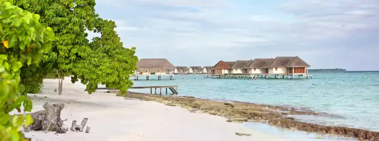Hotels near Landaagiraavaru