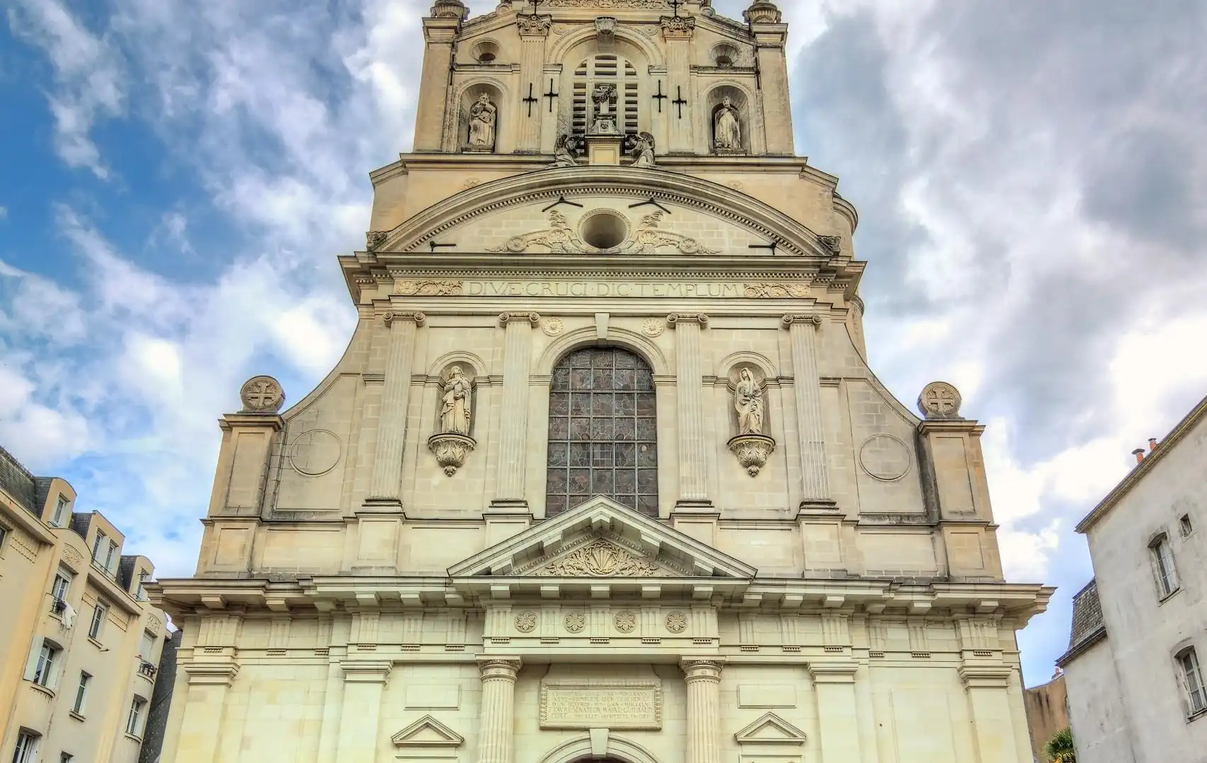 Hotels near Eglise Sainte Croix