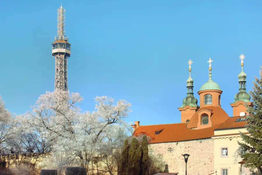 Zrcadlové bludiště na Petříně