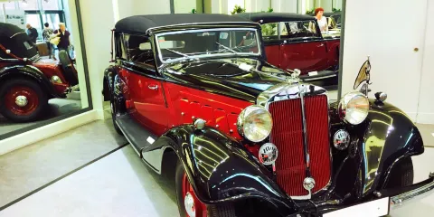 奧古斯特·霍希博物館