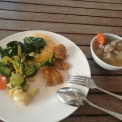 Khin lom Chom sa phan User Photo