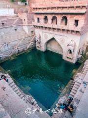 The Step Well - Toorji Ka Jhalara