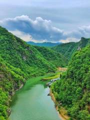 Shuanglong Scenic Bay