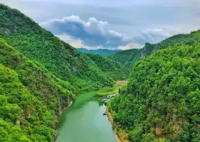 Shuanglong Scenic Bay