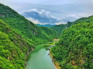 Shuanglong Scenic Bay