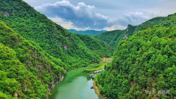 Shuanglong Scenic Bay