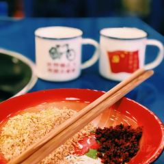 马路边边(云景店) User Photo