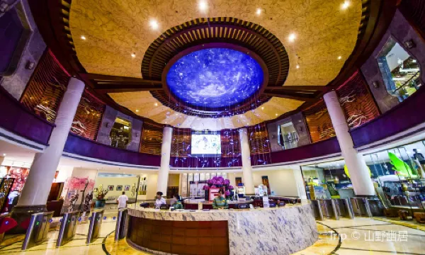 Yunlan Bay Hot Spring