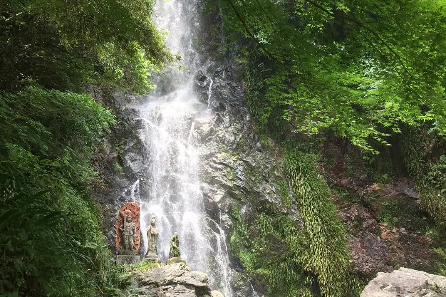 Kiyomizu Falls