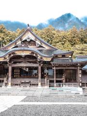 Yahiko Shrine