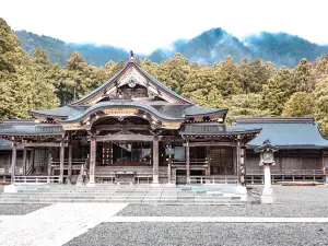 Yahiko Shrine