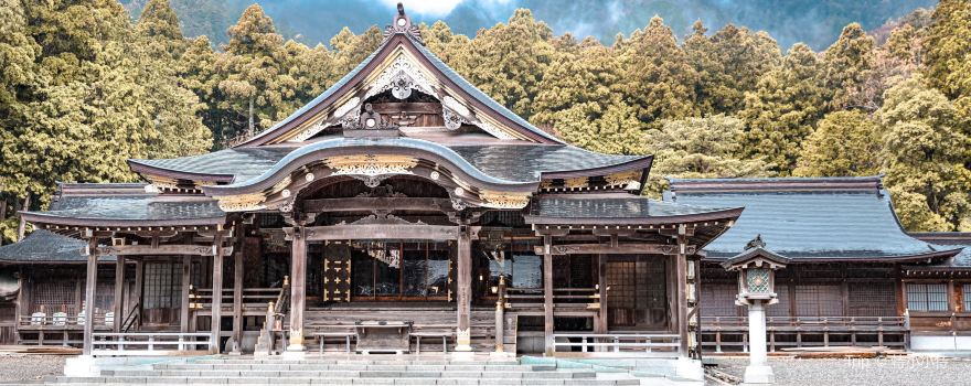 Yahiko Shrine