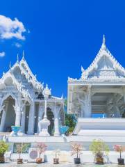 Белый храм Ват Ронг Кхун