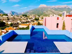 Edificio La Muralla Roja