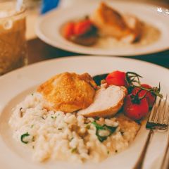 Cafe Esplanad User Photo