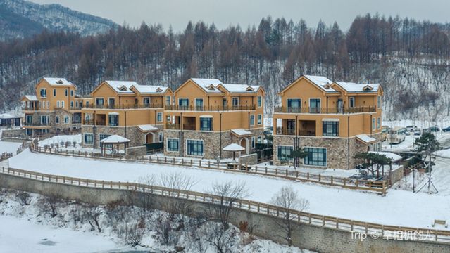Fengxianggu Hot Spring