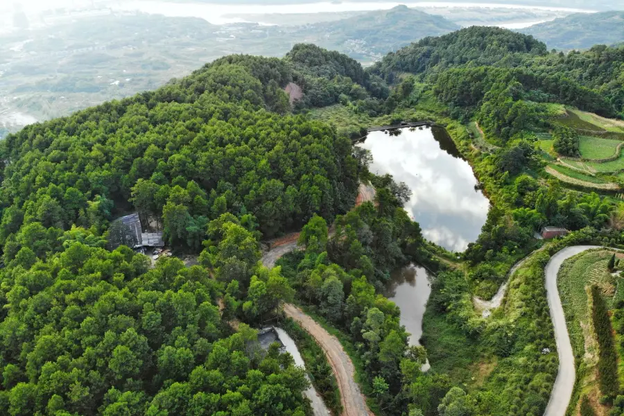 雲篆山