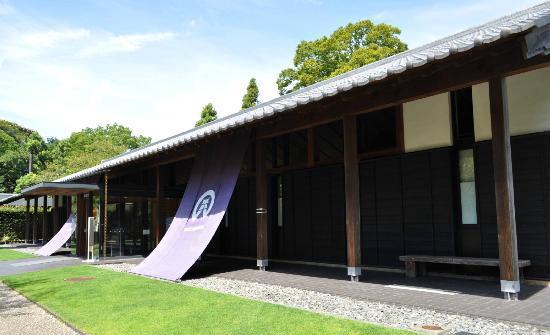 掛川市二の丸美術館のレビュー 掛川市二の丸美術館のチケット 掛川市二の丸美術館の割引 掛川市二の丸美術館の交通機関 所在地 営業時間 掛川市二の丸美術館周辺の観光スポット ホテル グルメ Trip Com