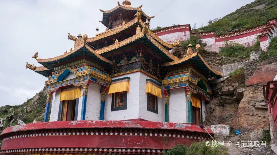Zhuowalong Temple
