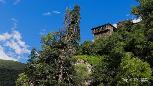 Suspended Xiuka Tibetan Village