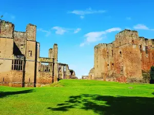 Kenilworth Castle and Elizabethan Garden